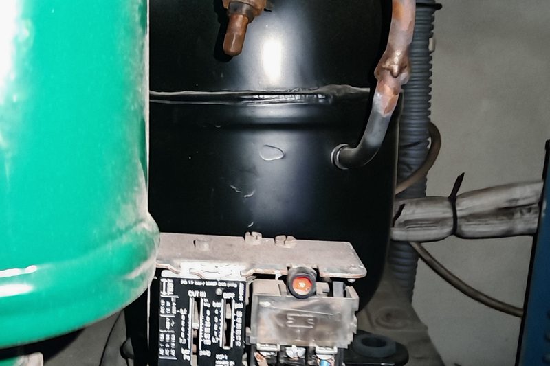 Pressostato e compressor de um sistema de frio em diagnóstico
